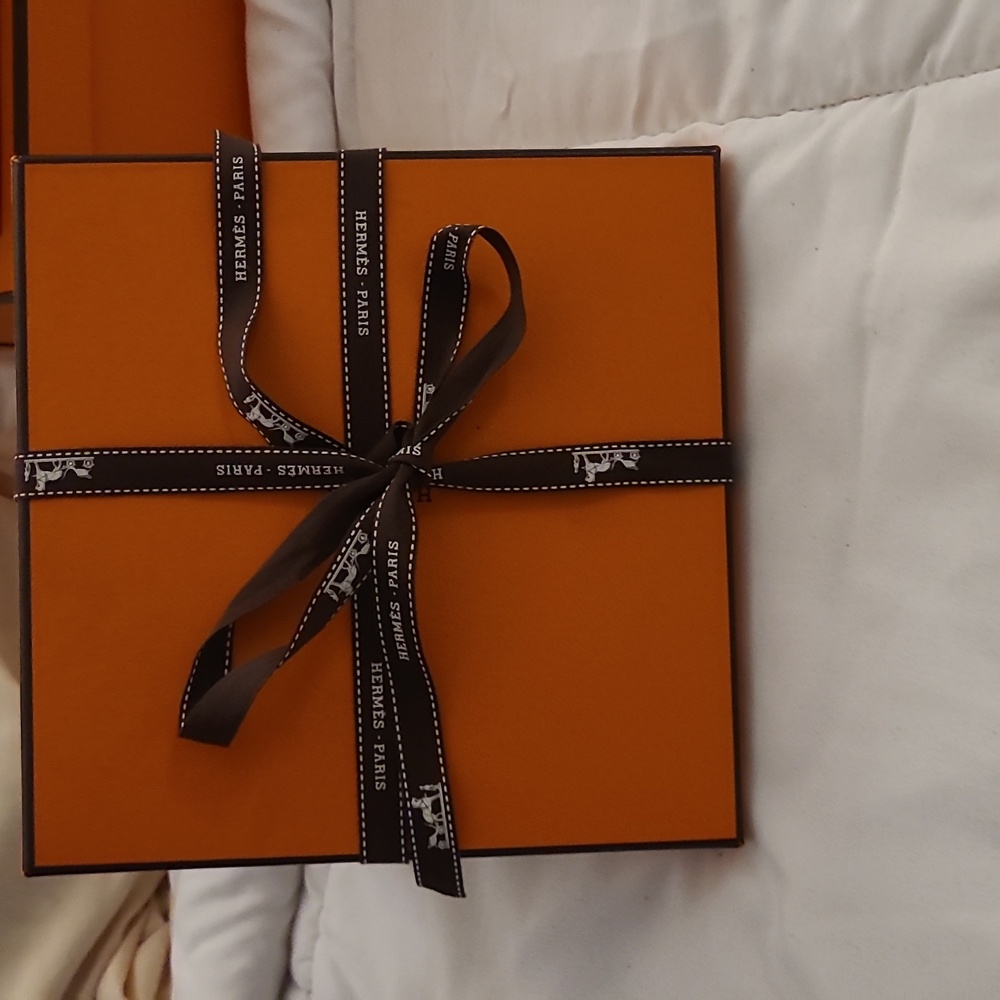 Hermes box